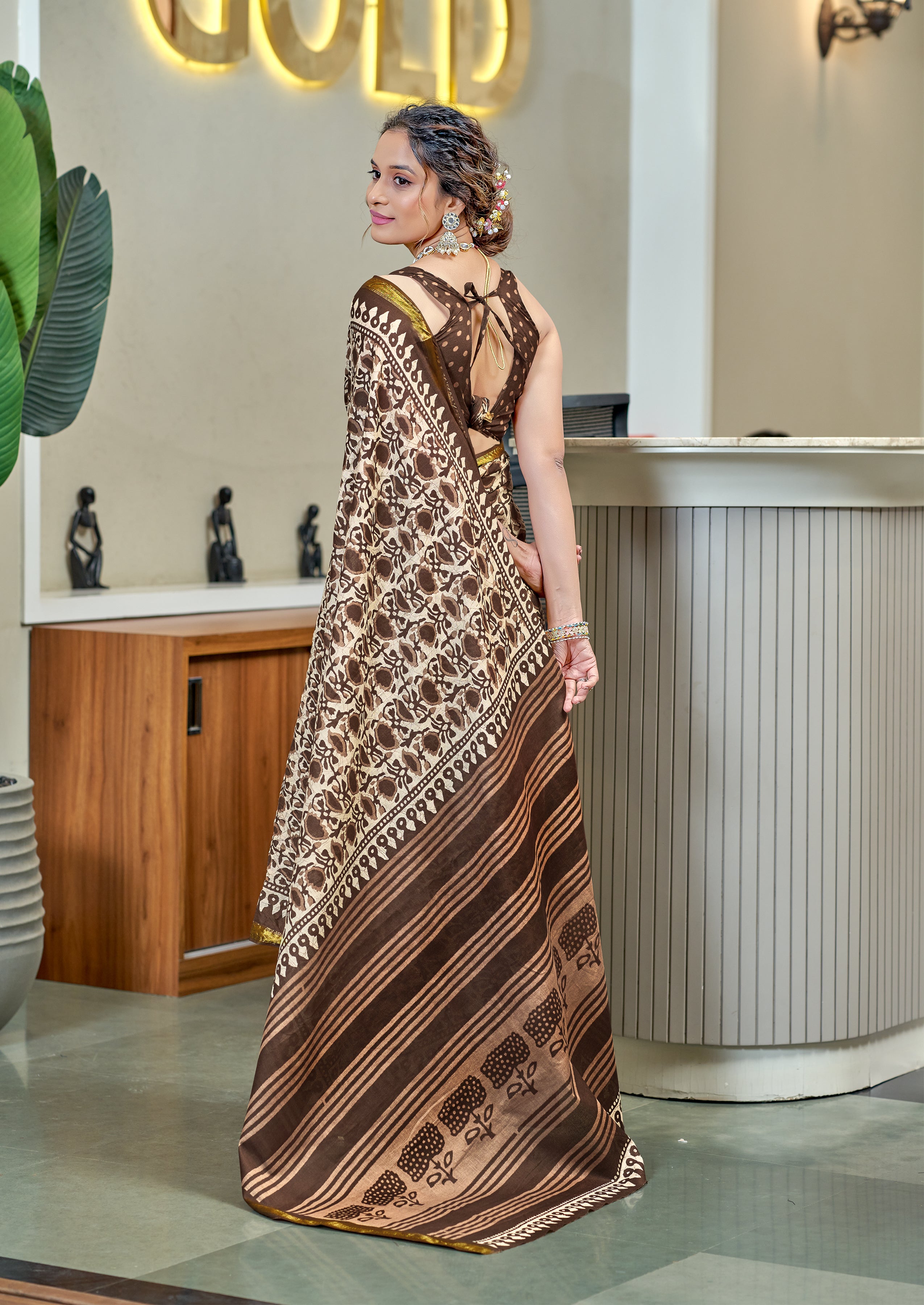 Comely 1-Minute Ready To Wear Pure Cotton Printed Saree