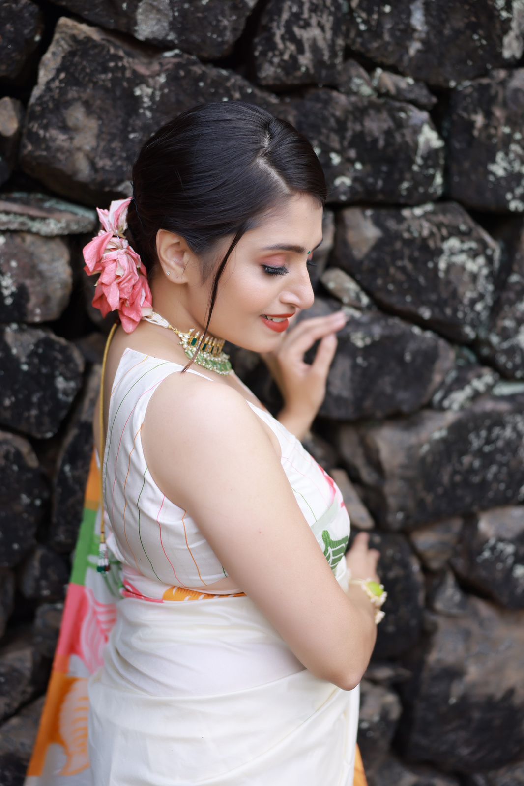 Floral leaf White Color Banarasi Silk Woven Saree