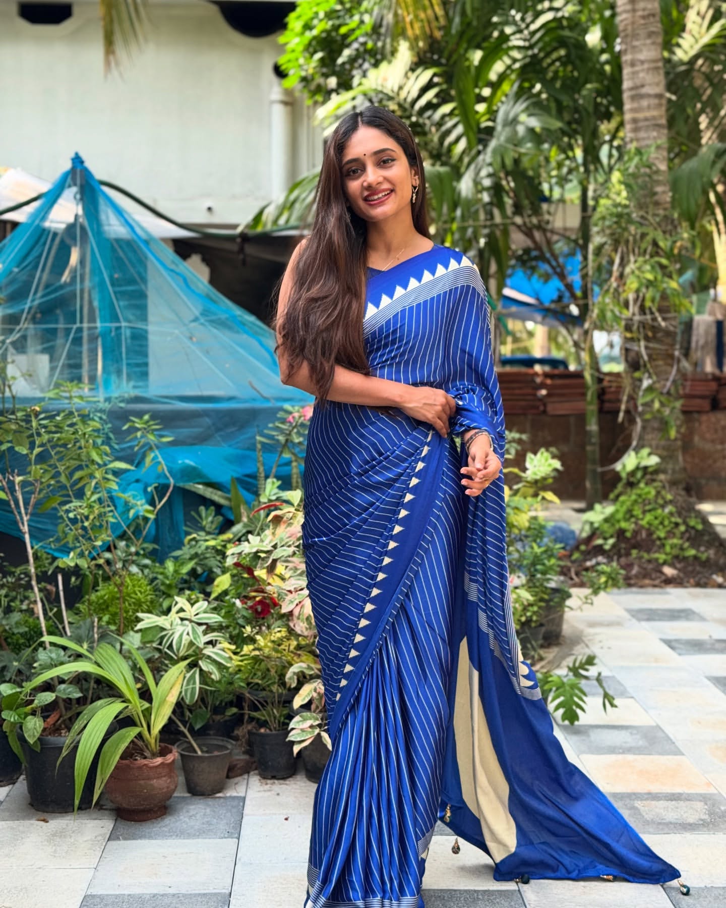 Elegant blue And White Lineing 1-Minute Ready To Wear Sareee