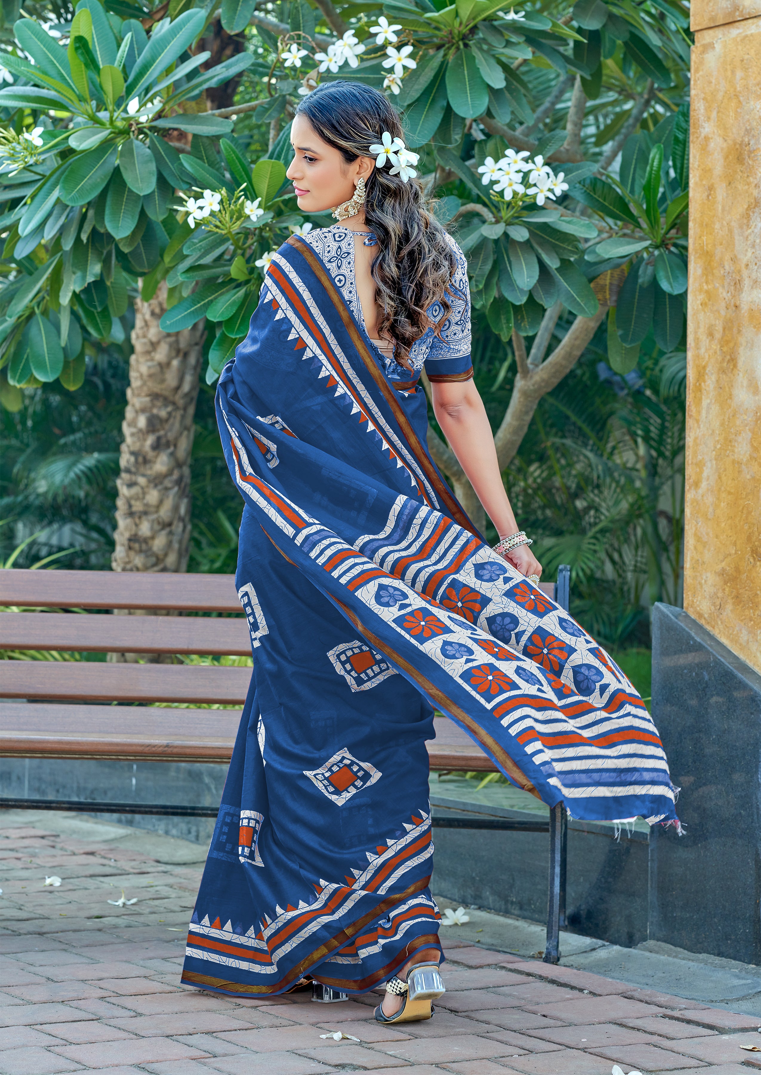 Gratifying 1-Minute Ready To Wear Blue Mul Cotton Printed Saree