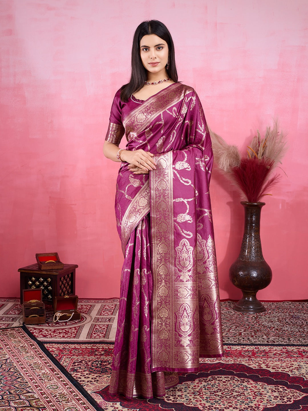 Soft Banarasi silk Saree & Zari weaving Rich pallu with zari weawing border