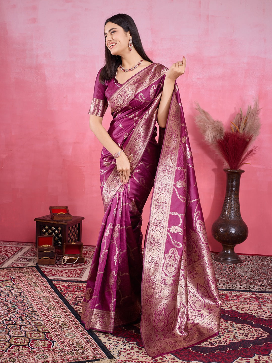 Soft Banarasi silk Saree & Zari weaving Rich pallu with zari weawing border