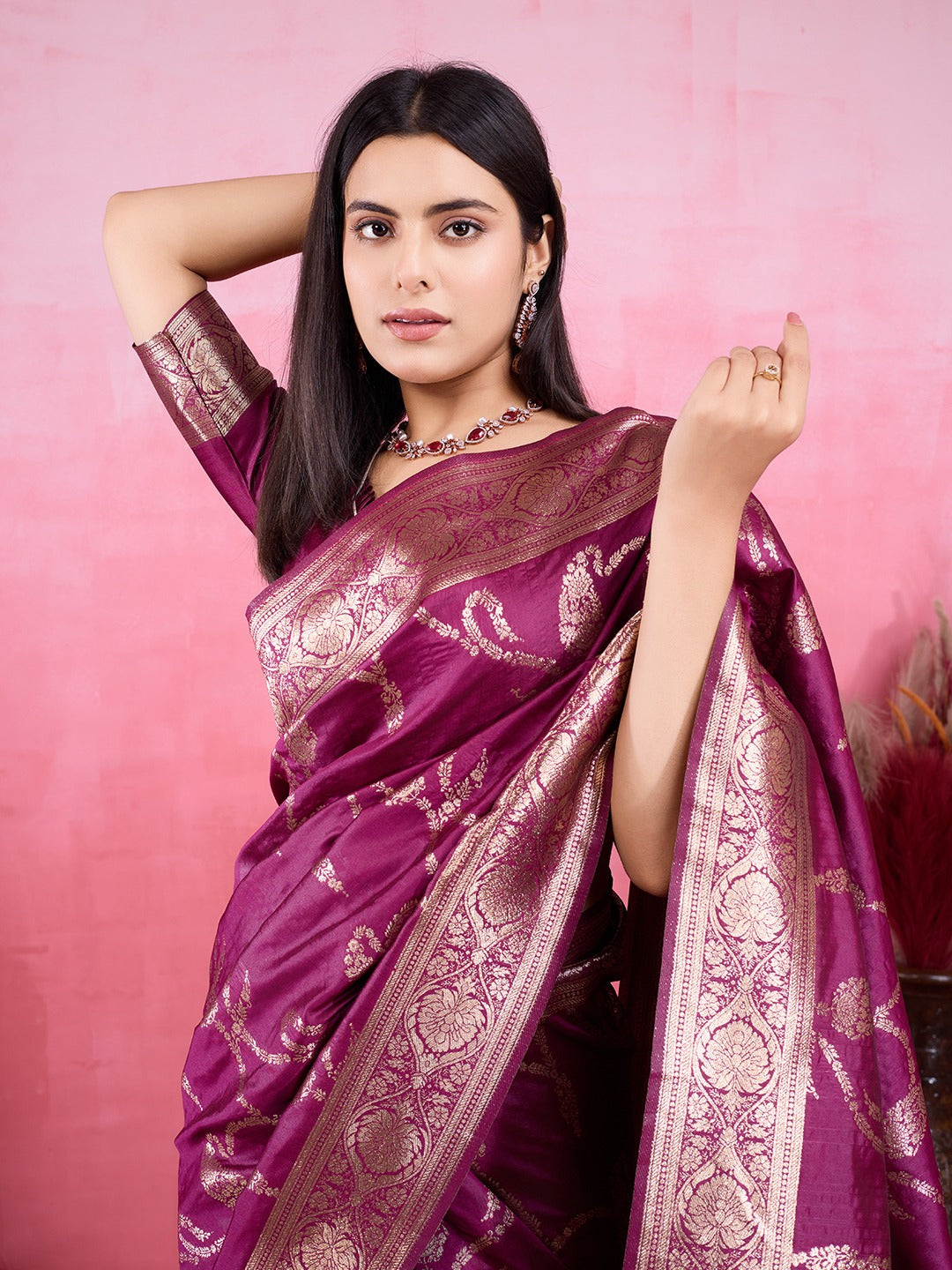 Soft Banarasi silk Saree & Zari weaving Rich pallu with zari weawing border