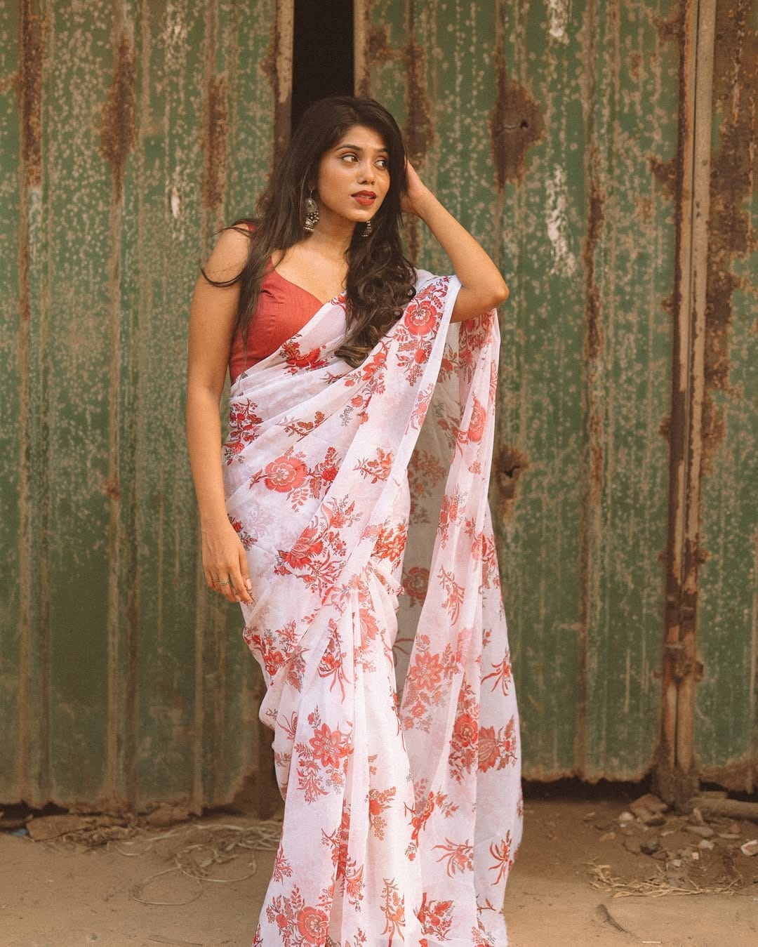 cocktail  1-Minute Ready To Wear Beautiful White Colour Flower Design Georgette Saree
