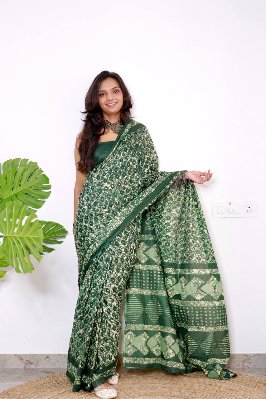 Green Hand Block  Print Soft   Mal Mal Cotton Sarees With Running Blouse