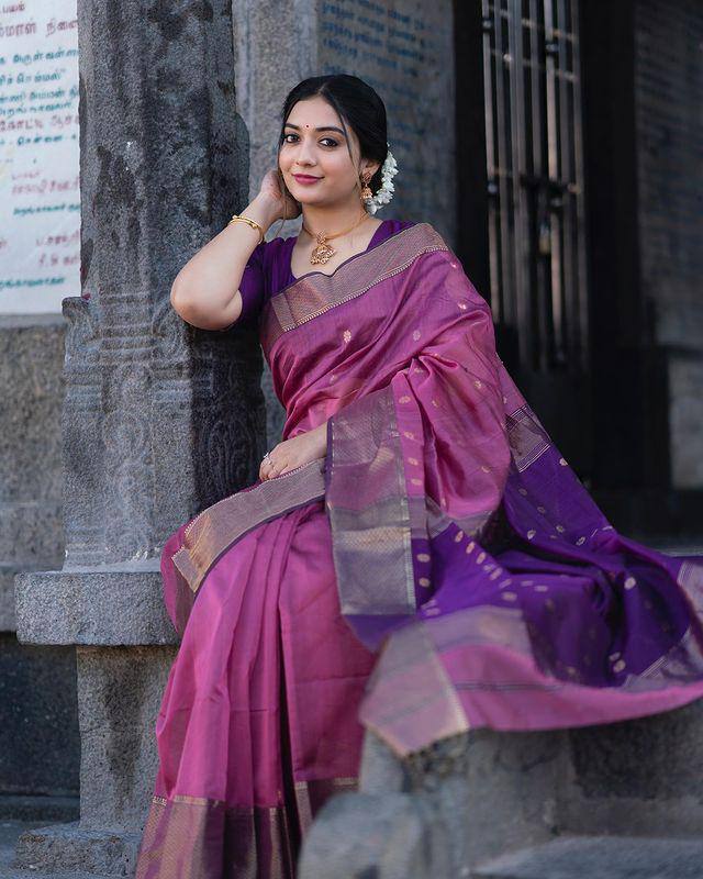 Pure Banarasi Silk Wedding Special Saree With Brocade Blouse