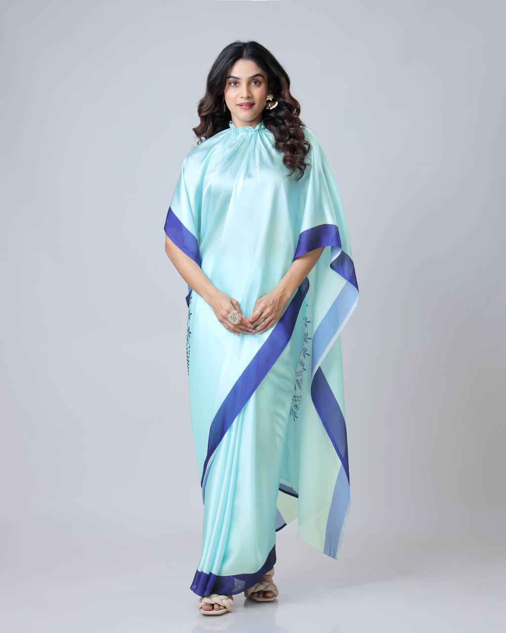 Light Blue Mandalaa Print Contrast Border Freehand Saree