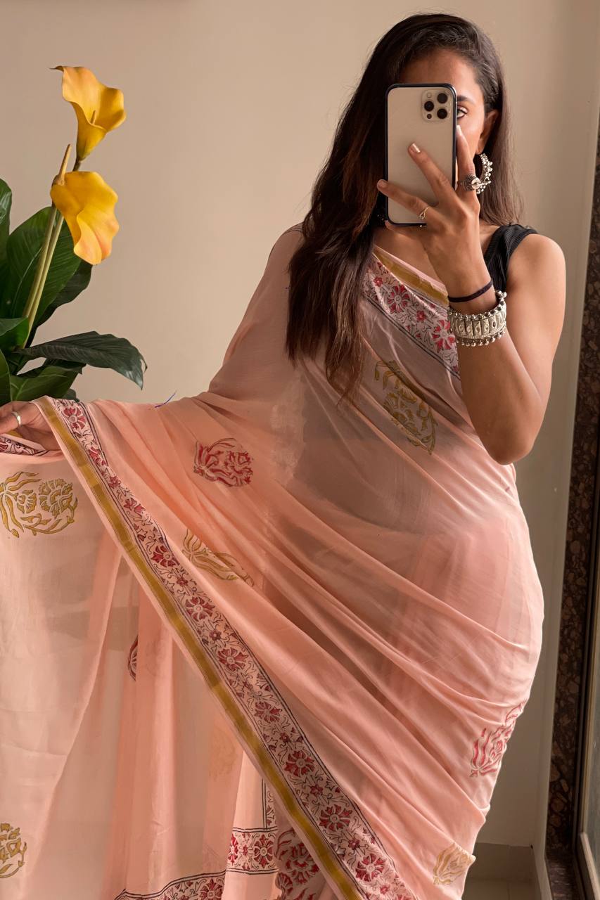 "Elegant Light Peach Floral Printed With Subtle Border Detailing" 🌸