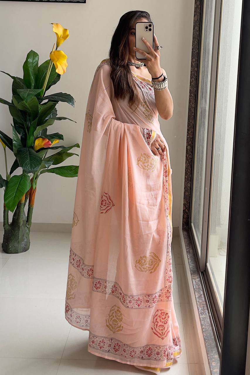 "Elegant Light Peach Floral Printed With Subtle Border Detailing" 🌸